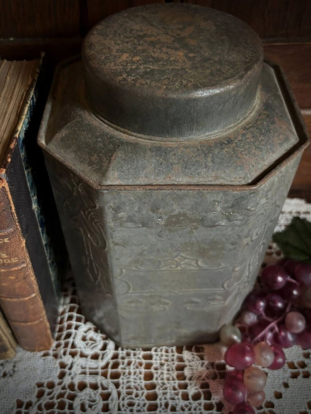 Antique Tea Tin Canister, Early 1900s Metal Storage Box, Rustic European Farmhou - Picture 3 of 7